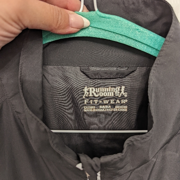 Running room fit wear - Picture 2 of 4